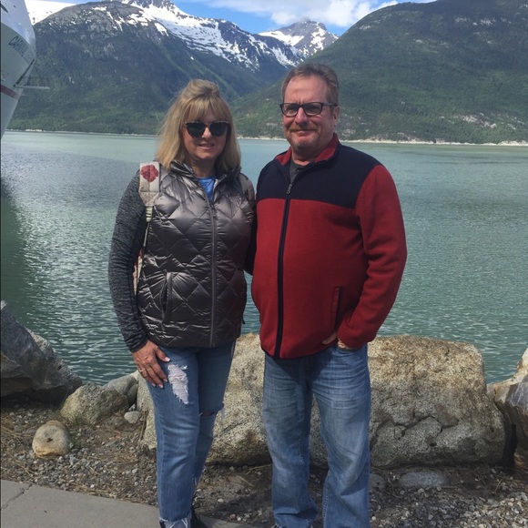 💛Meet your seller Shari. Welcome to my closet!! - Picture 8 of 8